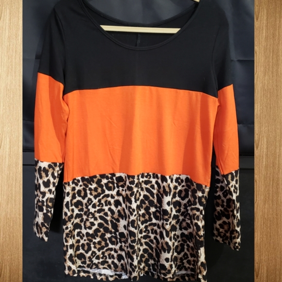 NWOT Animal Print Tunic - Picture 2 of 2